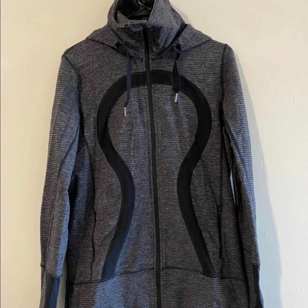 Lululemon jacket size 10